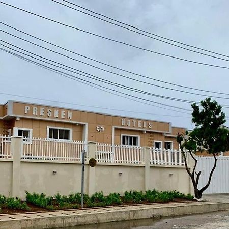 Hotel Presken Kuramo Waters Lagos Esterno foto