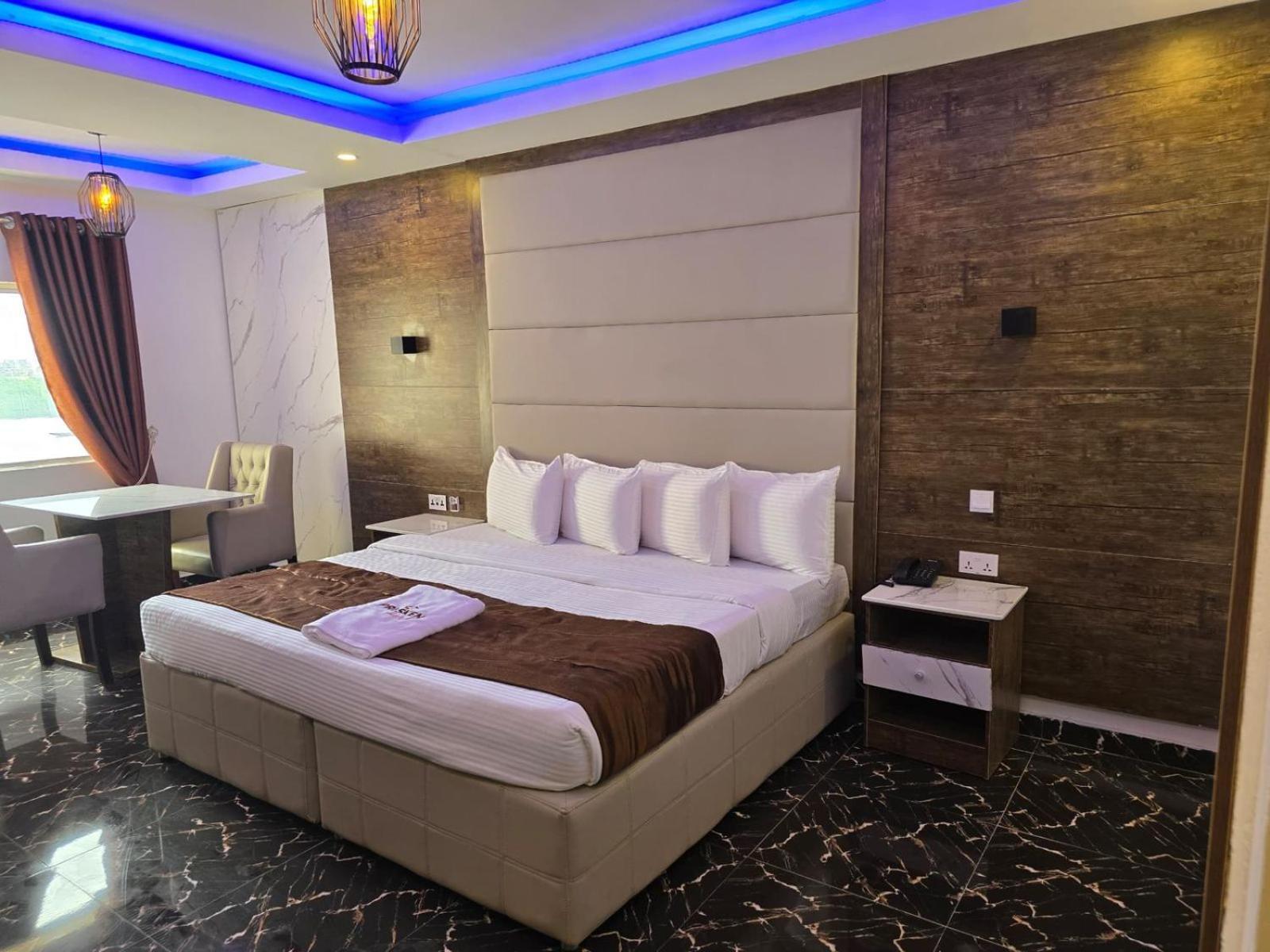 Hotel Presken Kuramo Waters Lagos Esterno foto