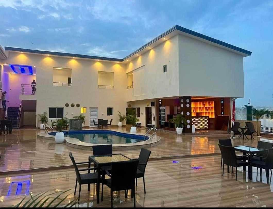 Hotel Presken Kuramo Waters Lagos Esterno foto