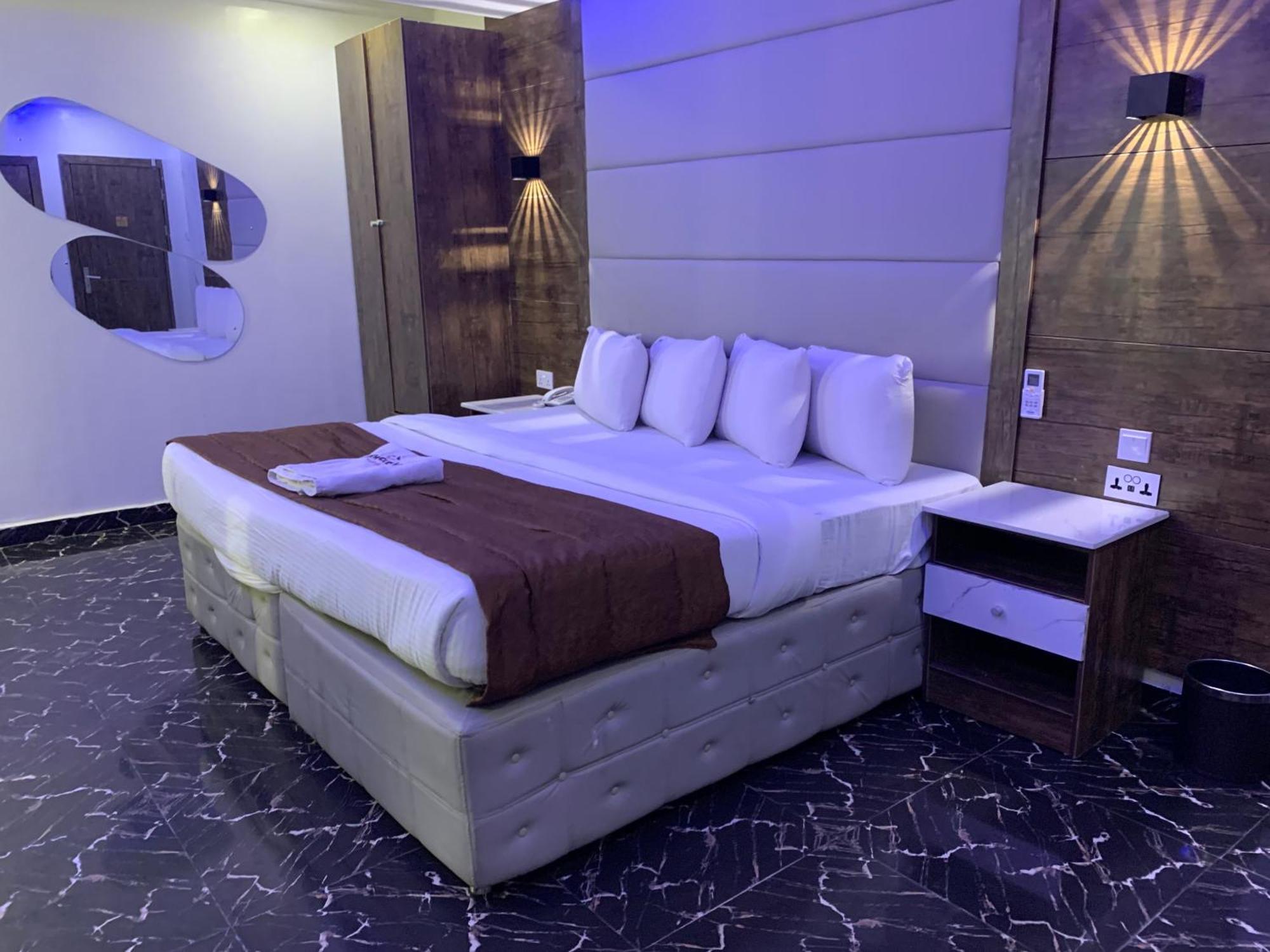 Hotel Presken Kuramo Waters Lagos Esterno foto